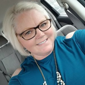 Meet your Posher, Stacie